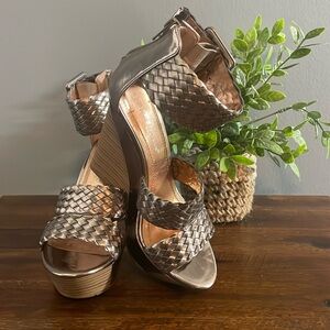 BCBGENERATION Matte Bronze/Metallic Size 6.5 Medium Wedge Sandle Heels